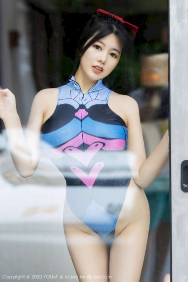 美女扒尿口